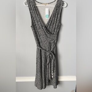 41 Hawthorn Black and White Zigzag Midi Dress